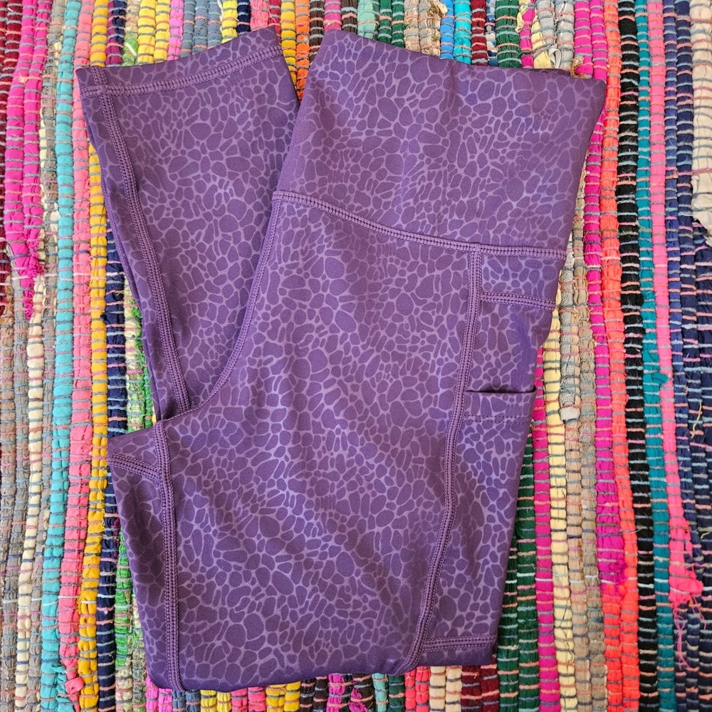 Zyia Active Light N Tight Pocket Capri Leggings Sz 6-8 M Plum Purple Texture
